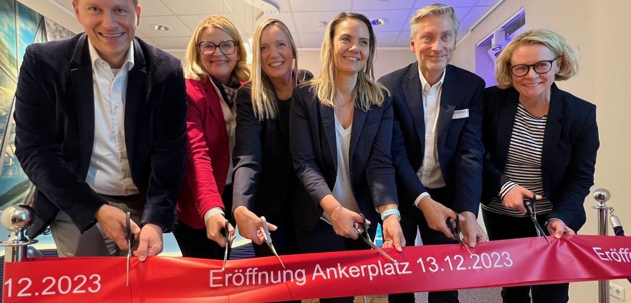 Innovatives Shop-in-Shop-Konzept bringt Urlaubsfeeling nach (Foto: TUI AG)